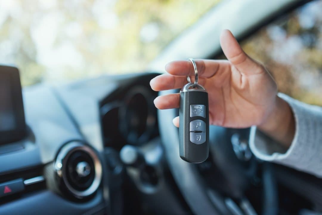 Handing over a programmed car key fob